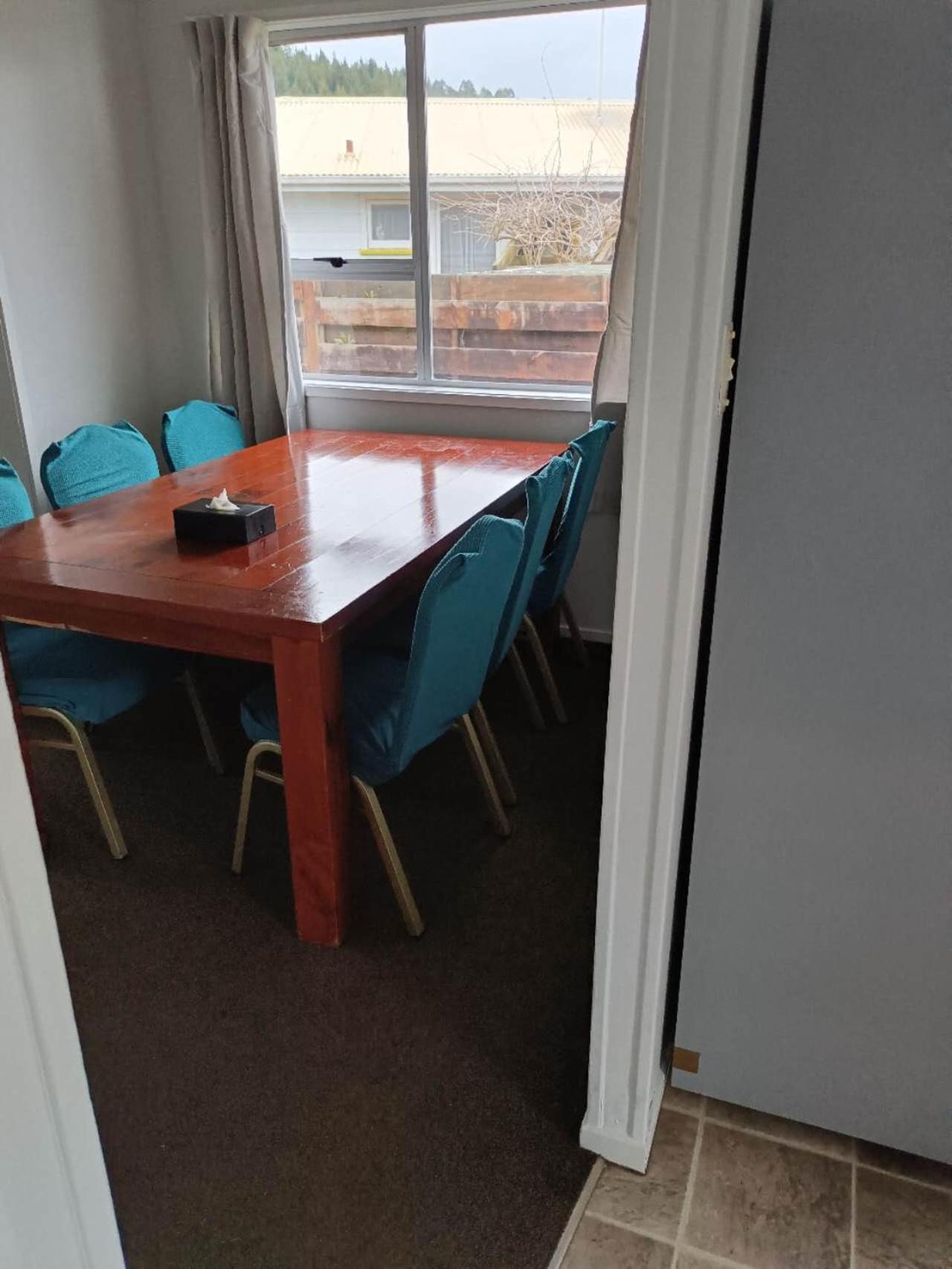 Three-Bedroom House A At 23 Mallard Drive, Selwyn Heights ロトルア エクステリア 写真