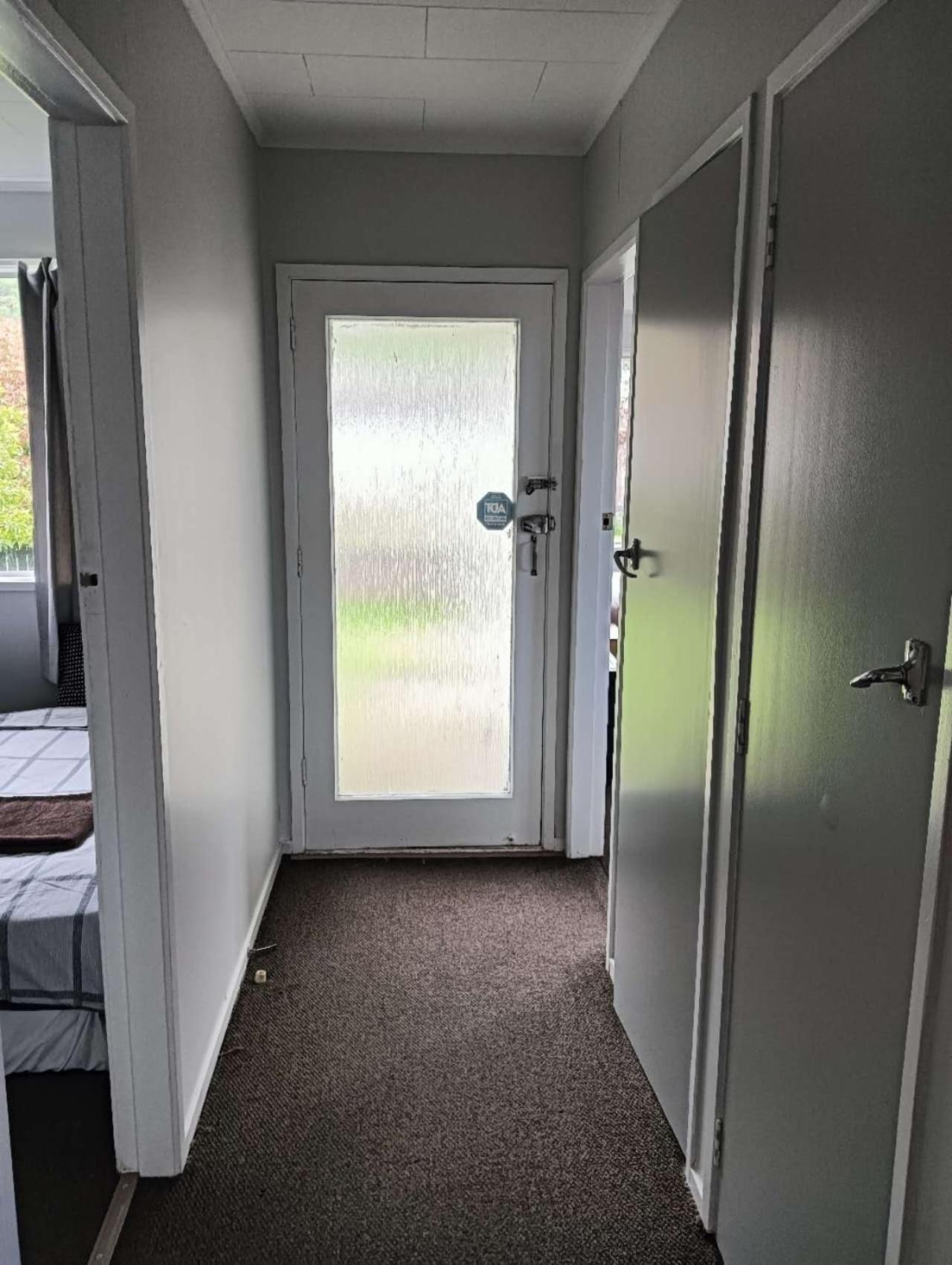 Three-Bedroom House A At 23 Mallard Drive, Selwyn Heights ロトルア エクステリア 写真