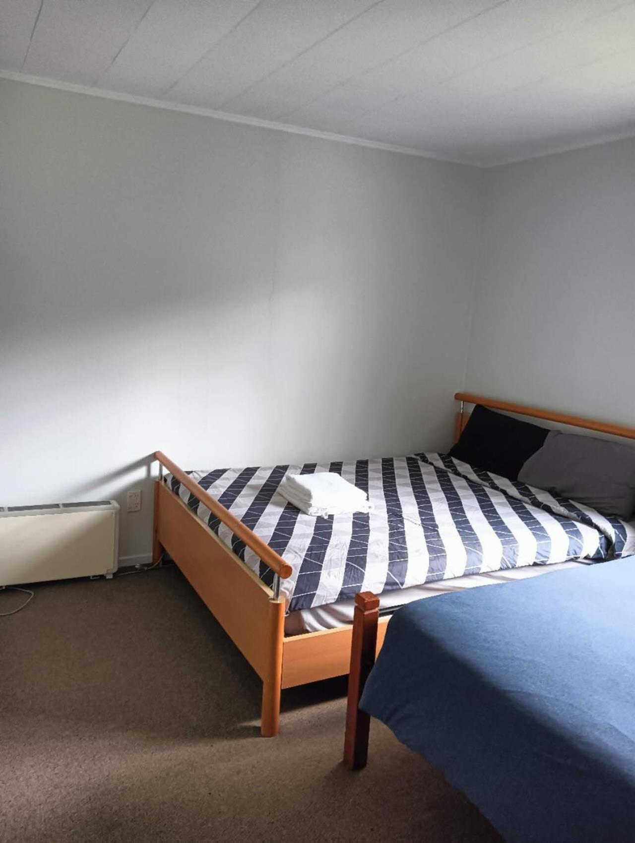Three-Bedroom House A At 23 Mallard Drive, Selwyn Heights ロトルア エクステリア 写真