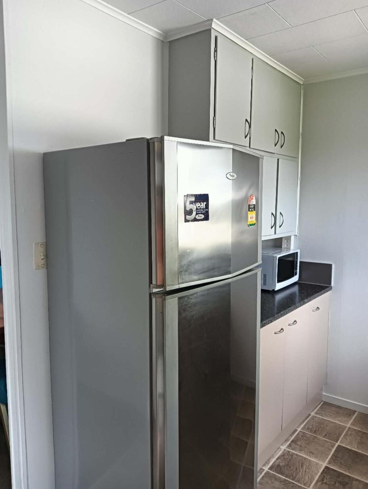 Three-Bedroom House A At 23 Mallard Drive, Selwyn Heights ロトルア エクステリア 写真