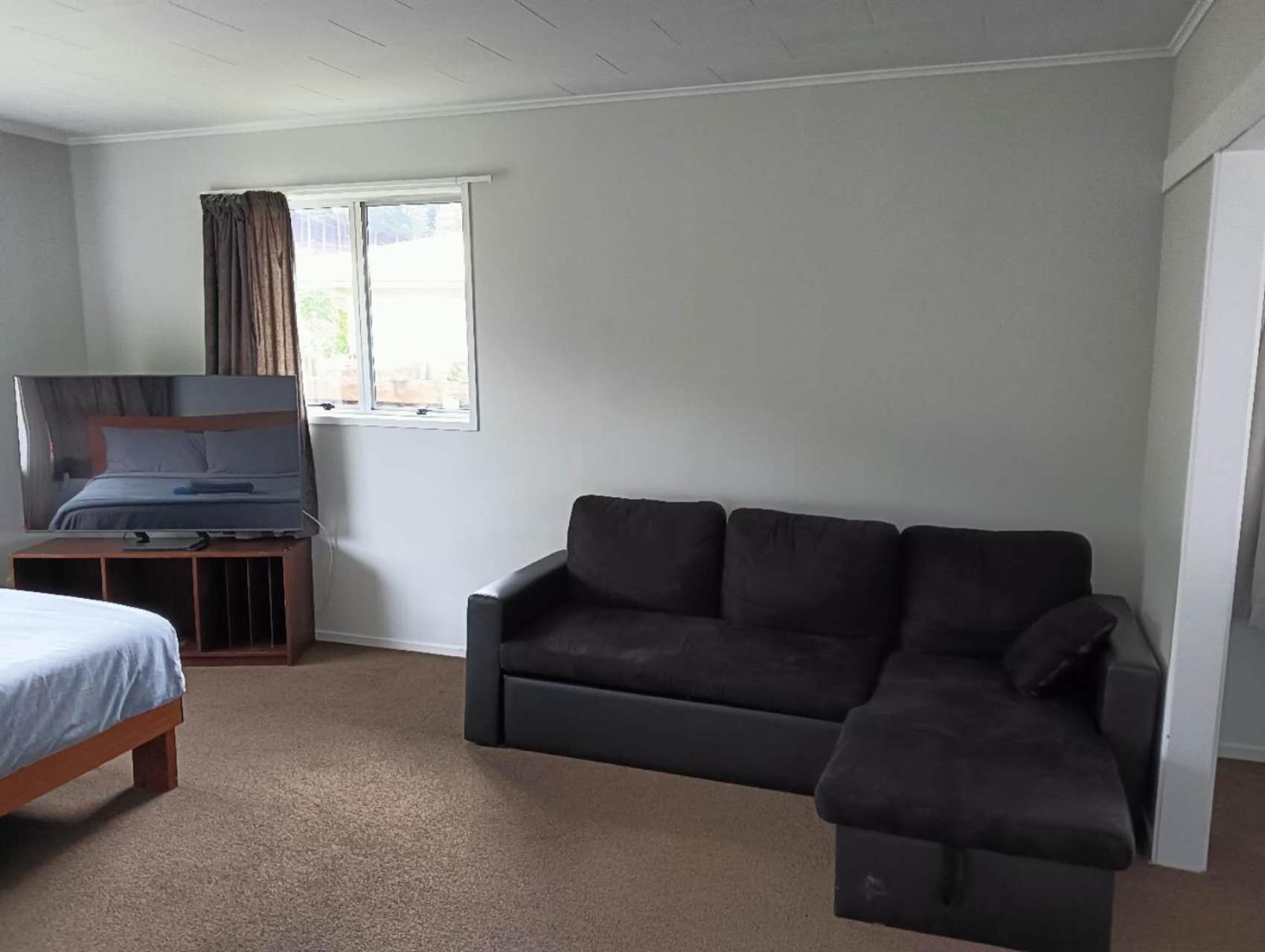 Three-Bedroom House A At 23 Mallard Drive, Selwyn Heights ロトルア エクステリア 写真