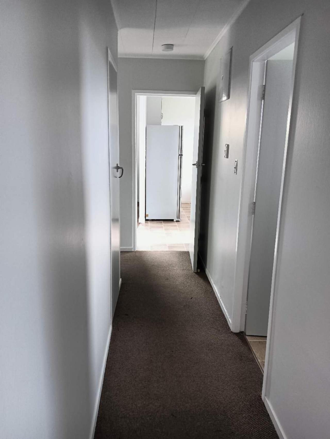 Three-Bedroom House A At 23 Mallard Drive, Selwyn Heights ロトルア エクステリア 写真