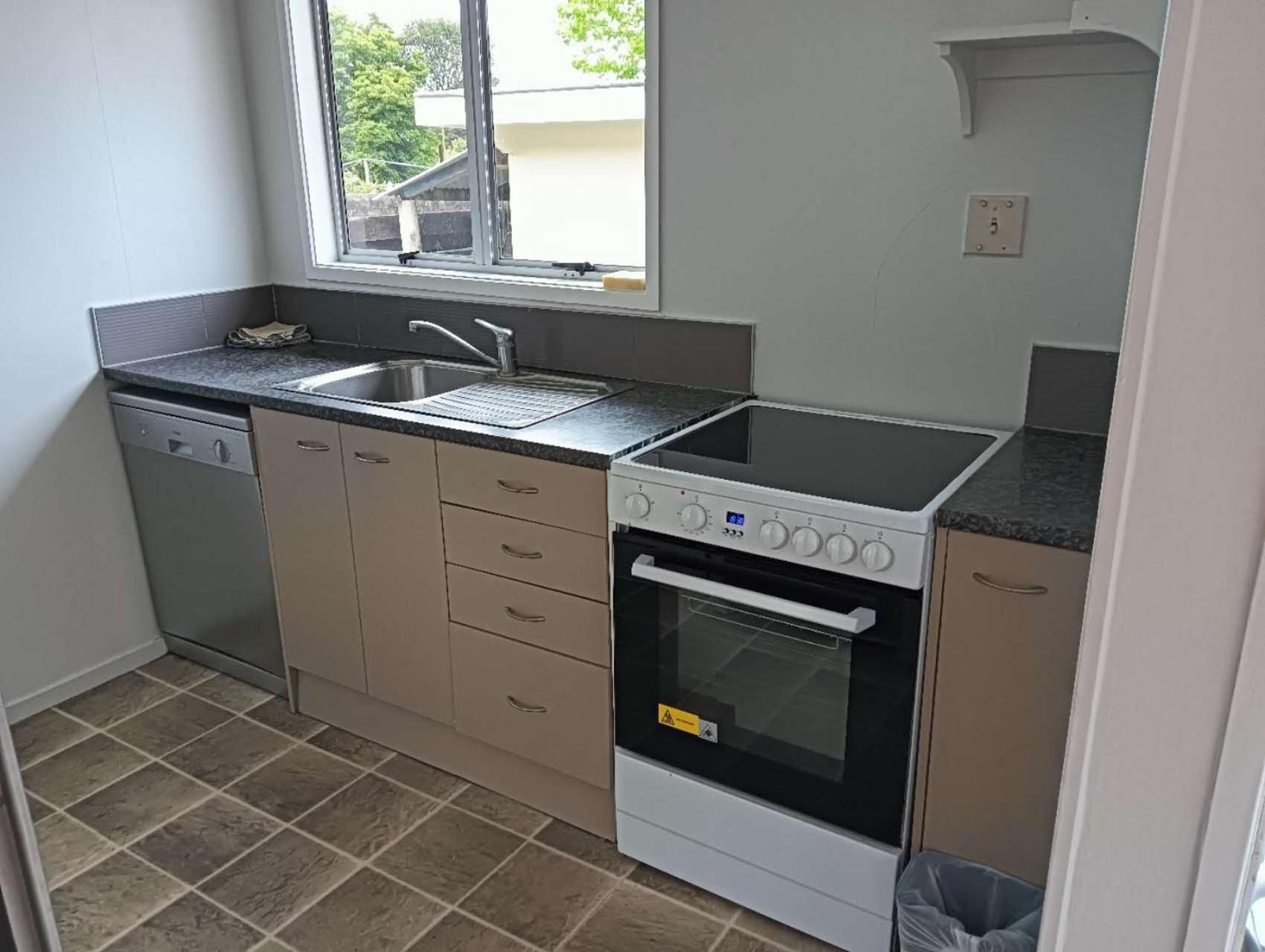 Three-Bedroom House A At 23 Mallard Drive, Selwyn Heights ロトルア エクステリア 写真