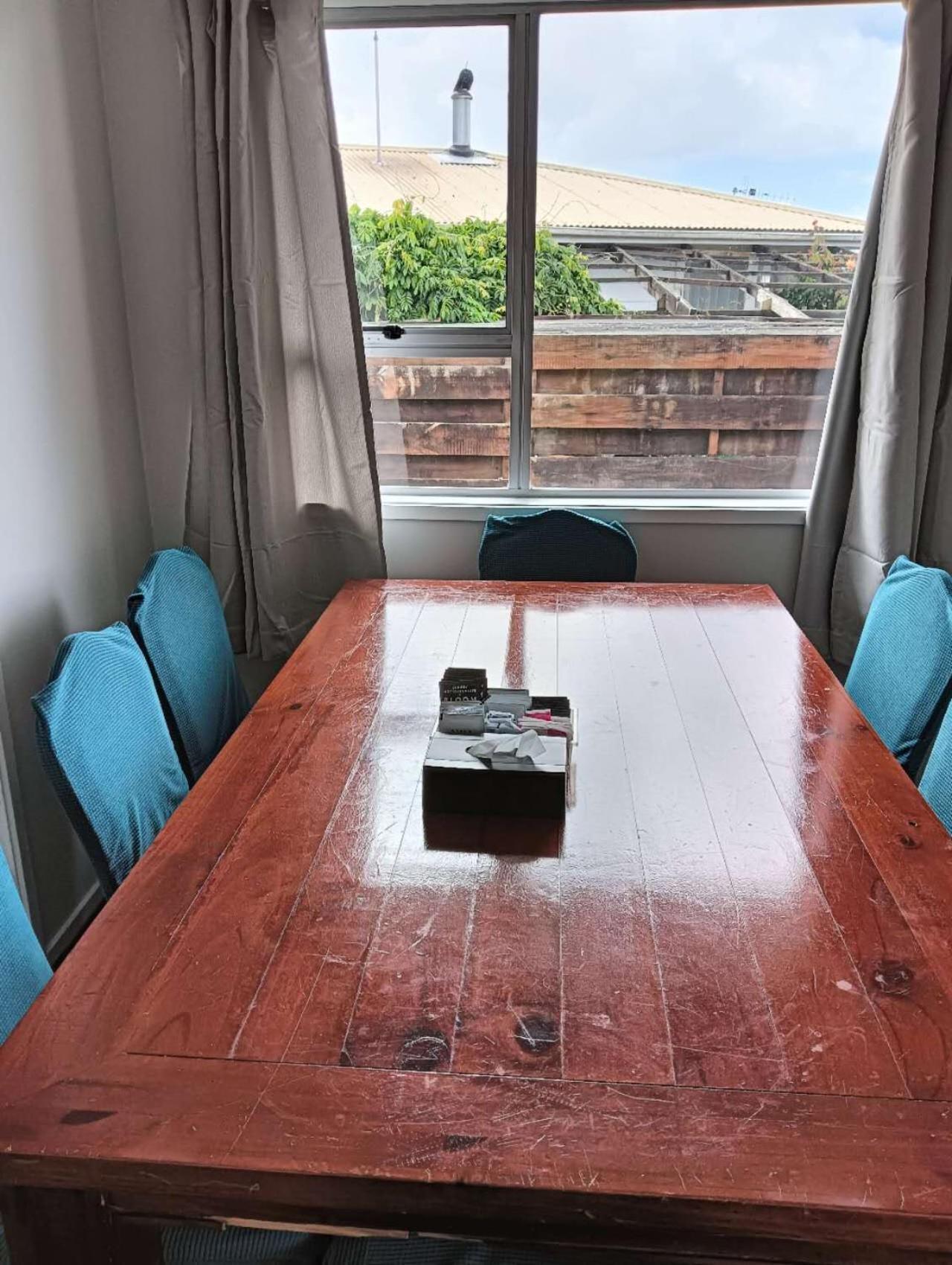 Three-Bedroom House A At 23 Mallard Drive, Selwyn Heights ロトルア エクステリア 写真